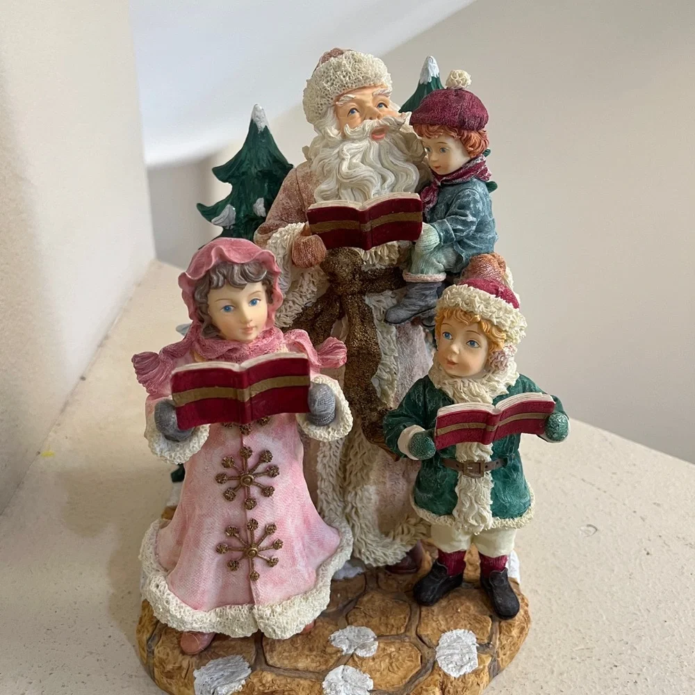 Holiday Santa and Carolers‎ Figurine - Multicolor